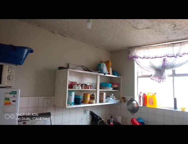 1.5 BEDROOM FLAT FOR SALE IN PRETORIA WEST